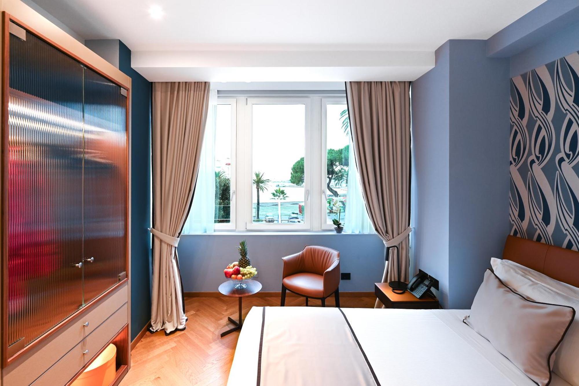 Deluxe Double or Twin Room Sea View