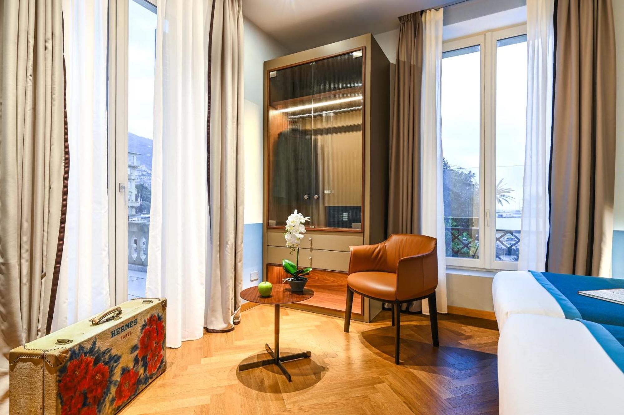 Deluxe Double or Twin Room Sea View